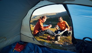 Een stevige tent is essentieel voor een goede nachtrust tijdens het kamperen