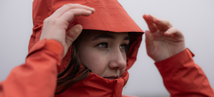 Je waterdichte jas wassen en impregneren: zo was je je regenjas