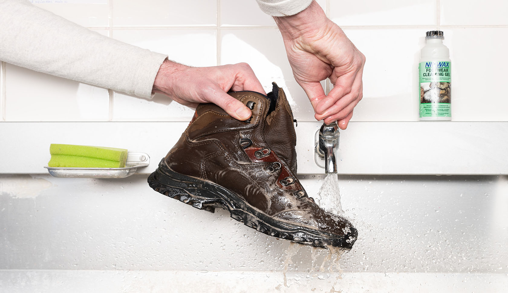 wandelschoen afspoelen